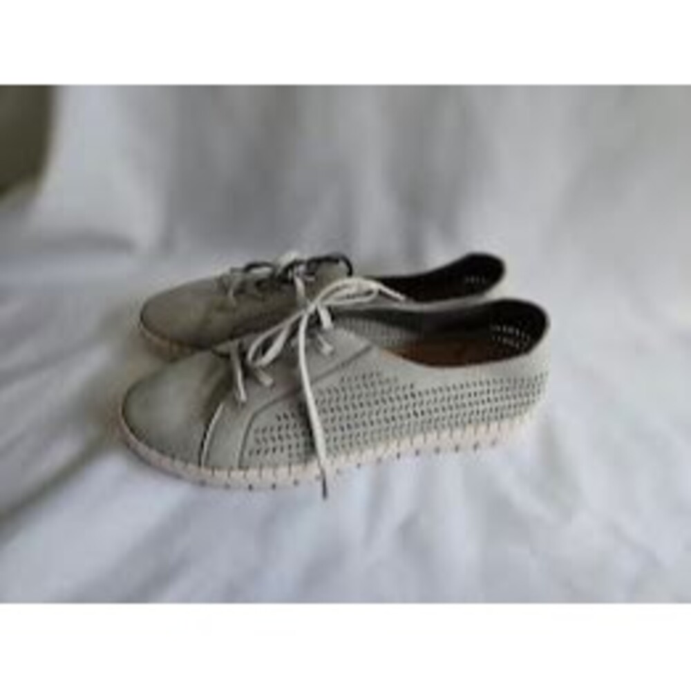 Easy Street Brodie Gray Lace up Sneakers - Womens Size 9 - NEW
